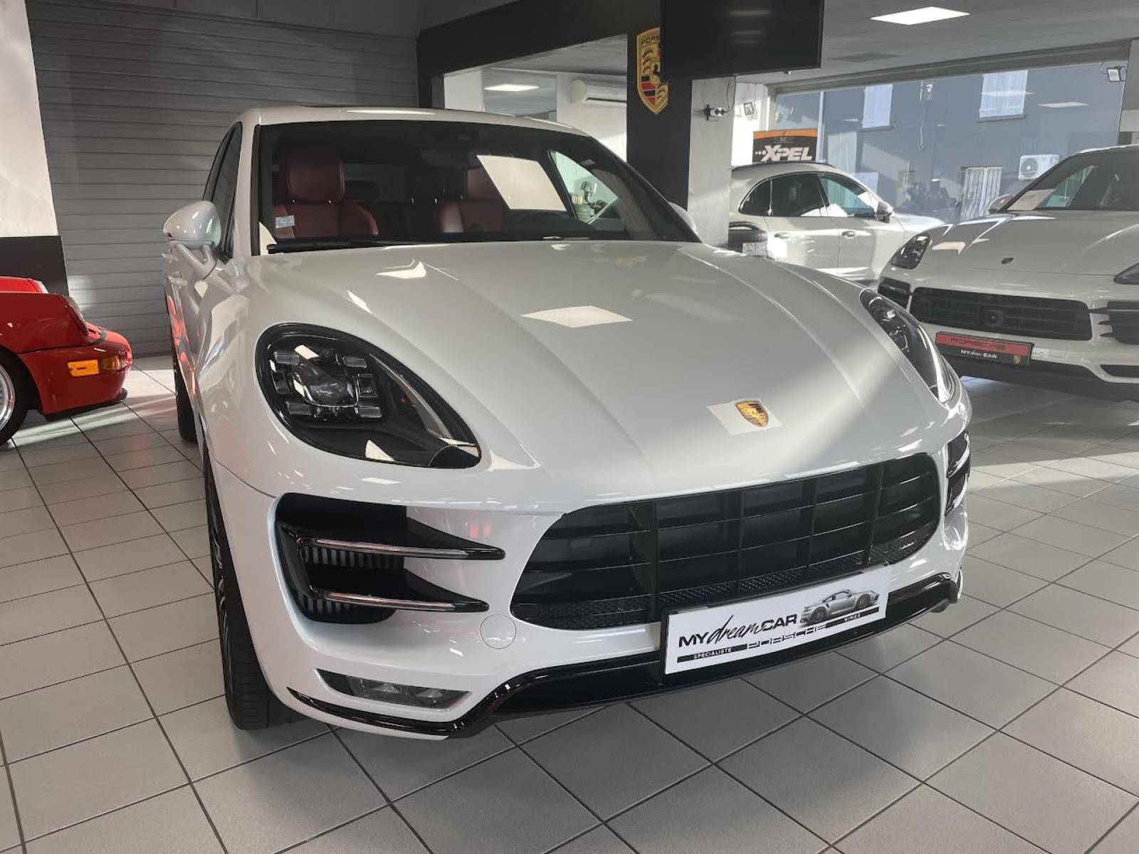 Porsche Macan 3.6 V6 Turbo pack performance  près de Montpellier dans l'Hérault