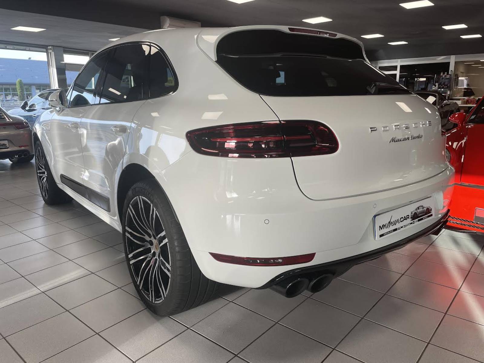 Porsche Macan 3.6 V6 Turbo pack performance  près de Montpellier dans l'Hérault