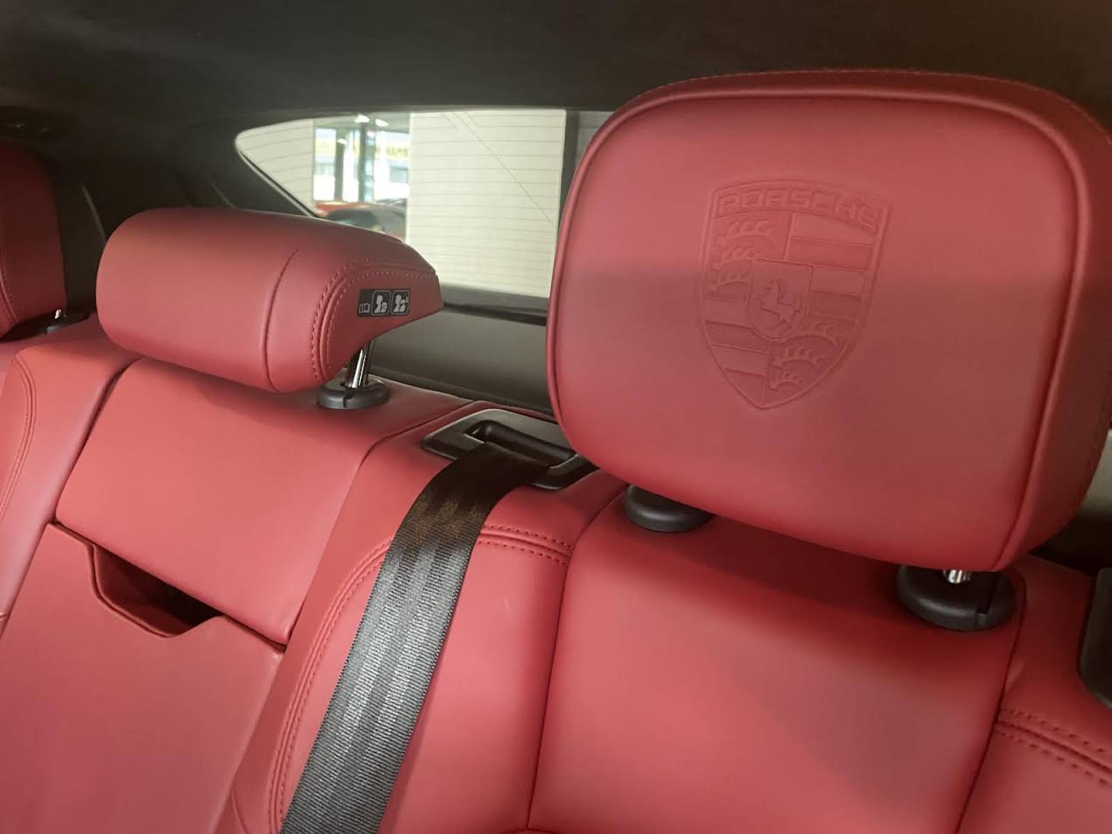 Porsche Macan 3.6 V6 Turbo pack performance  près de Montpellier dans l'Hérault