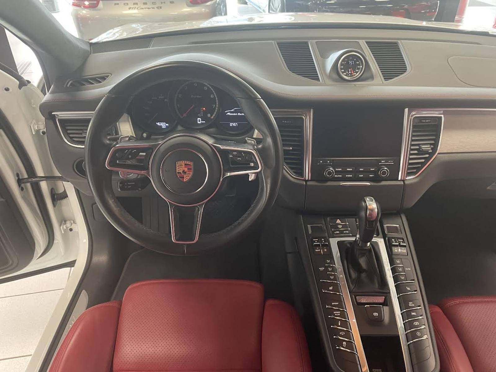 Porsche Macan 3.6 V6 Turbo pack performance  près de Montpellier dans l'Hérault