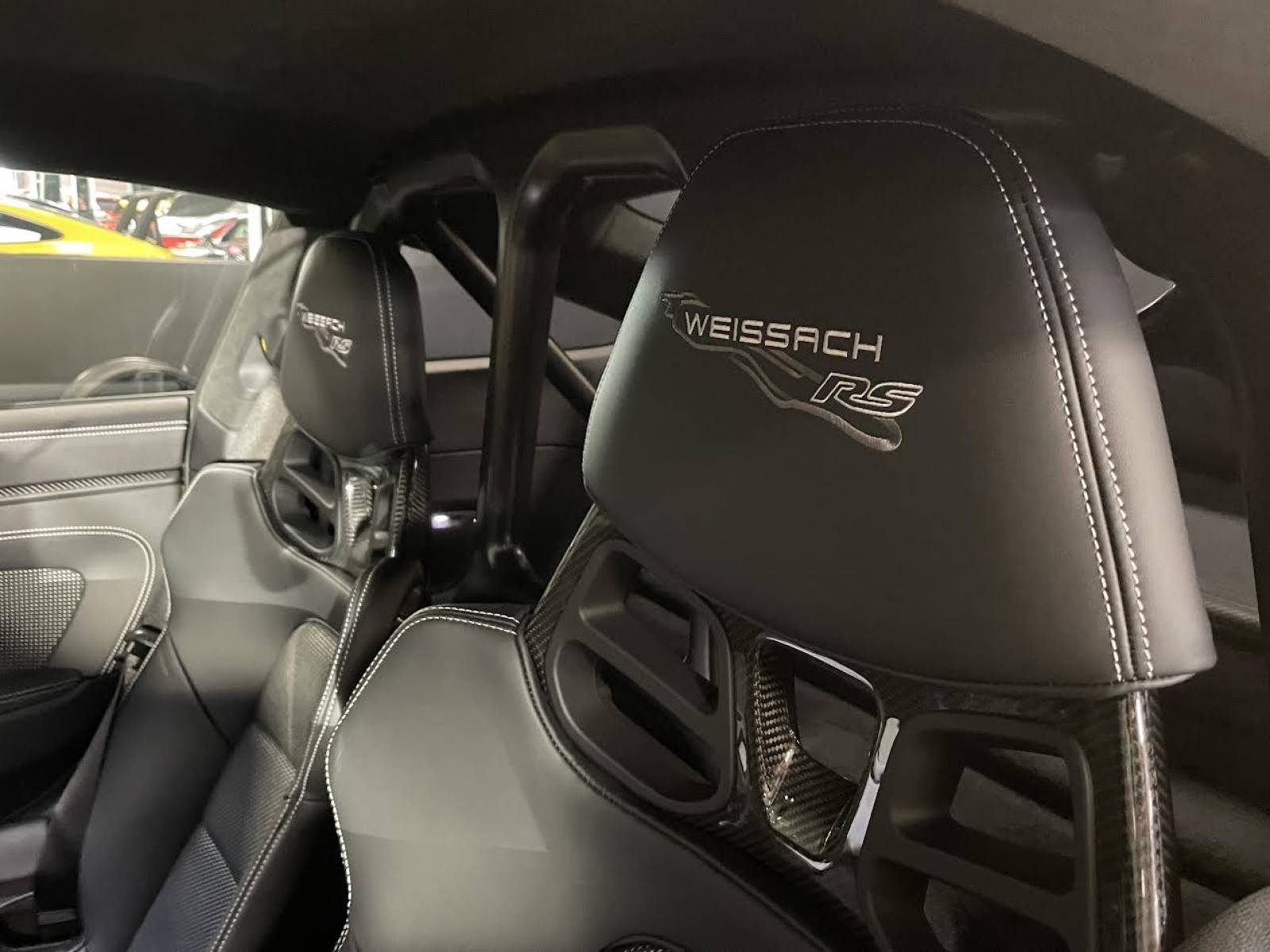 Porsche 992 GT3 RS Pack Weissach : l'exclusivité automobile vous attend à Nîmes !