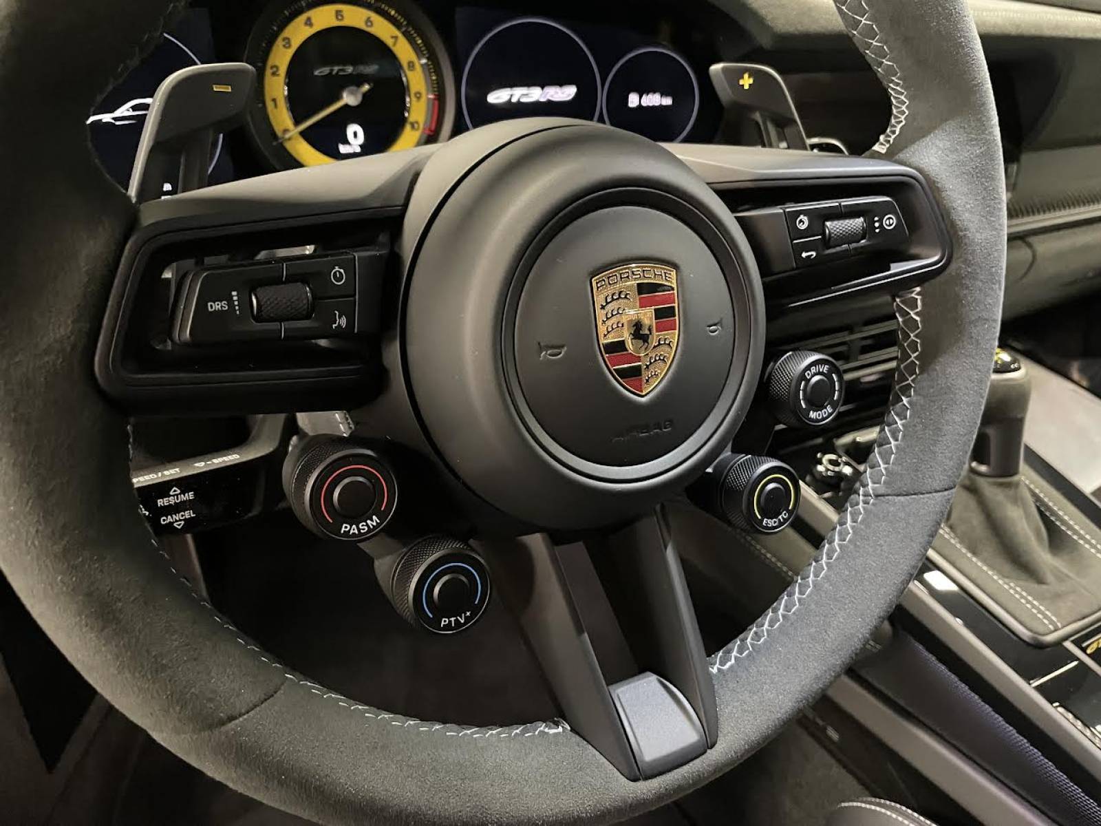 Porsche 992 GT3 RS Pack Weissach : exaltez vos sens au volant d'un bolide d'exception à Nîmes.