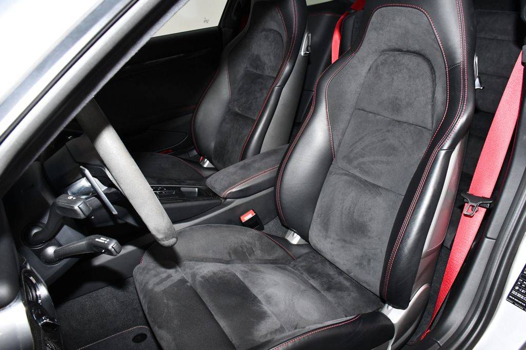 Acheter Porsche 911 Carrera 4 GTS à Nîmes dans le Gard