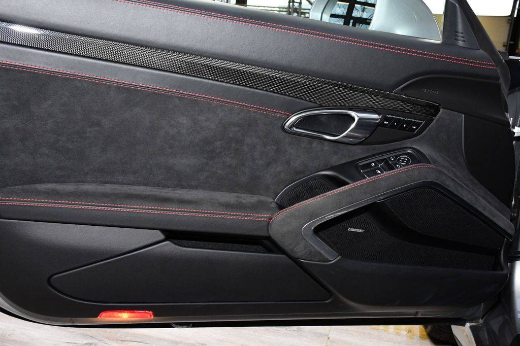 Acheter Porsche 911 Carrera 4 GTS à Nîmes dans le Gard