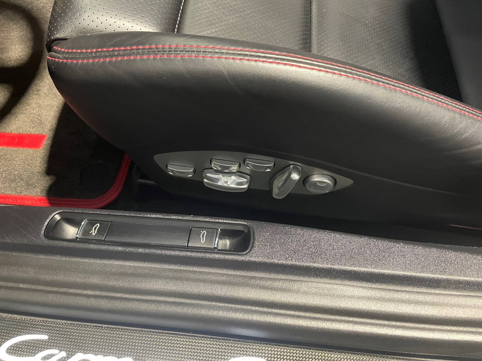 Un cabriolet de légende : La Porsche 991 Carrera S vous attend.