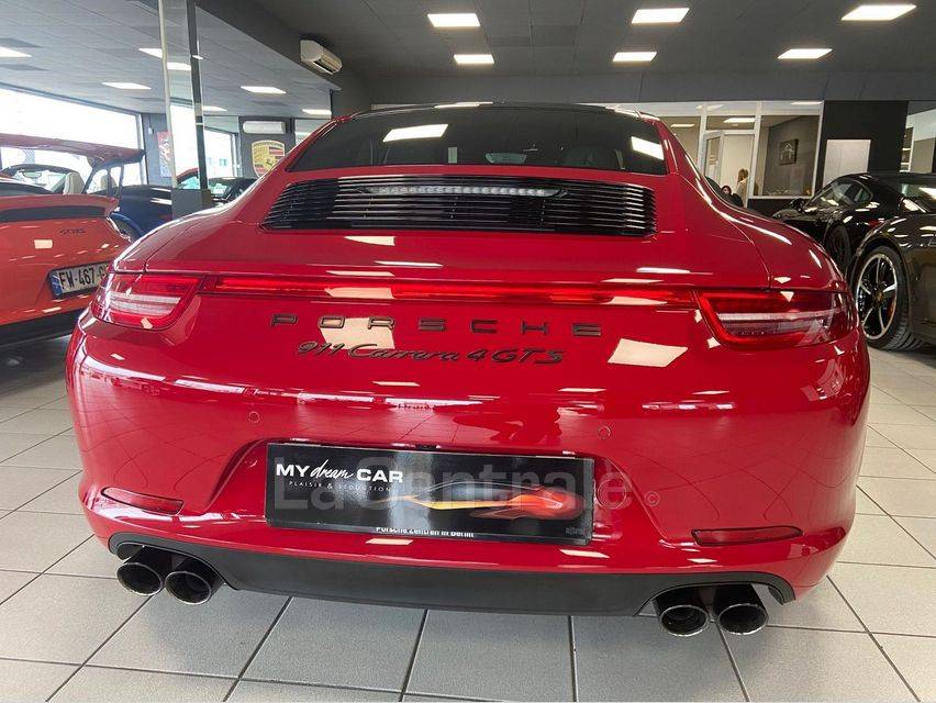 PORSCHE 911  CARRERA 4 GTS PDK