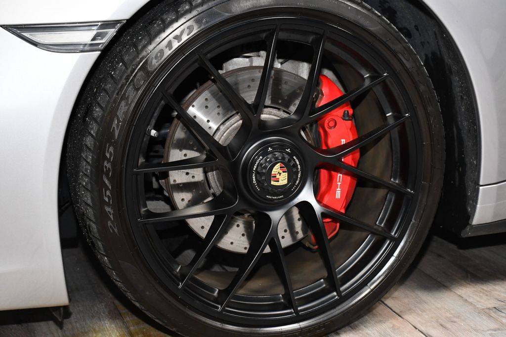 Acheter Porsche 911 Carrera 4 GTS à Nîmes dans le Gard