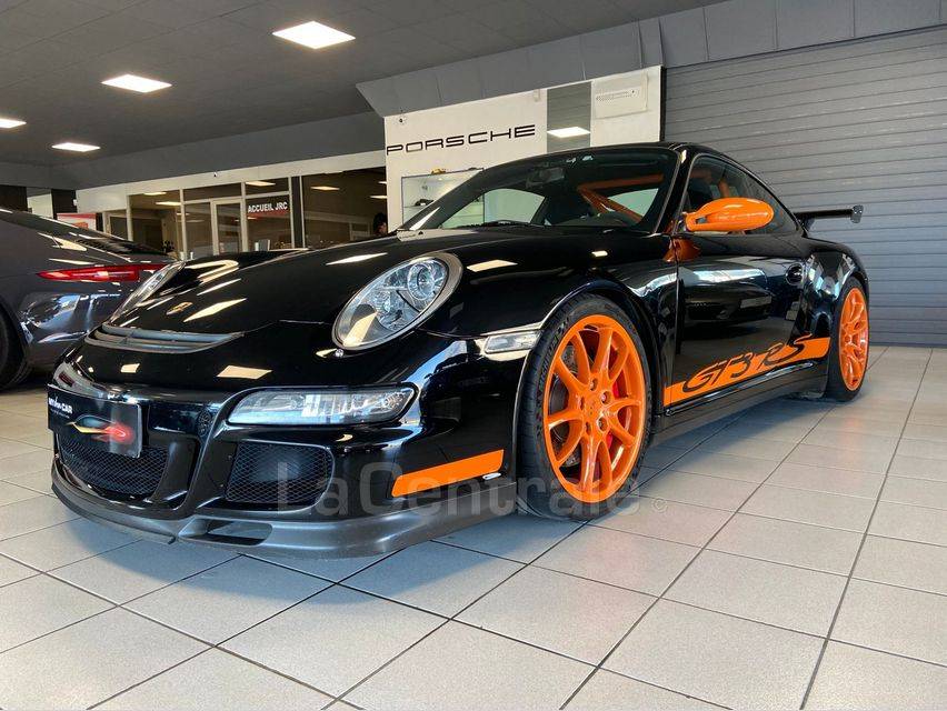 PORSCHE 911 GT3 RS