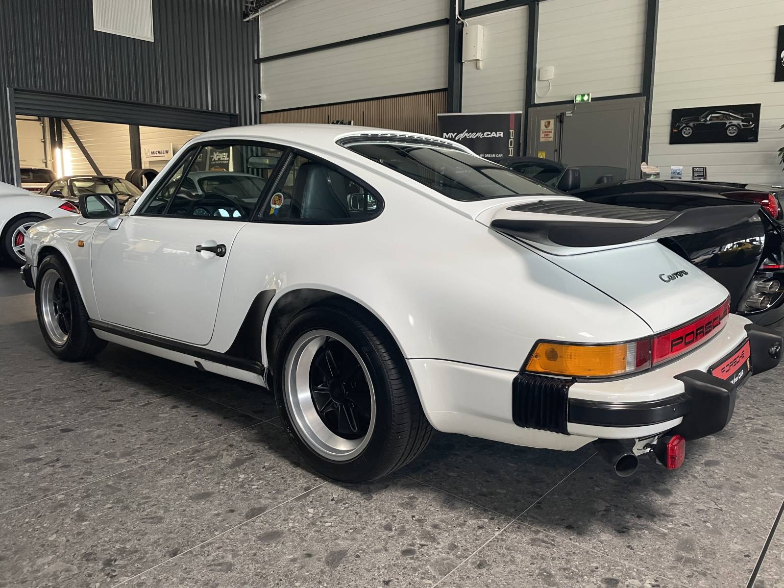Magnifique Porsche 911 3.2 Carrera – occasion premium à Nîmes (30)