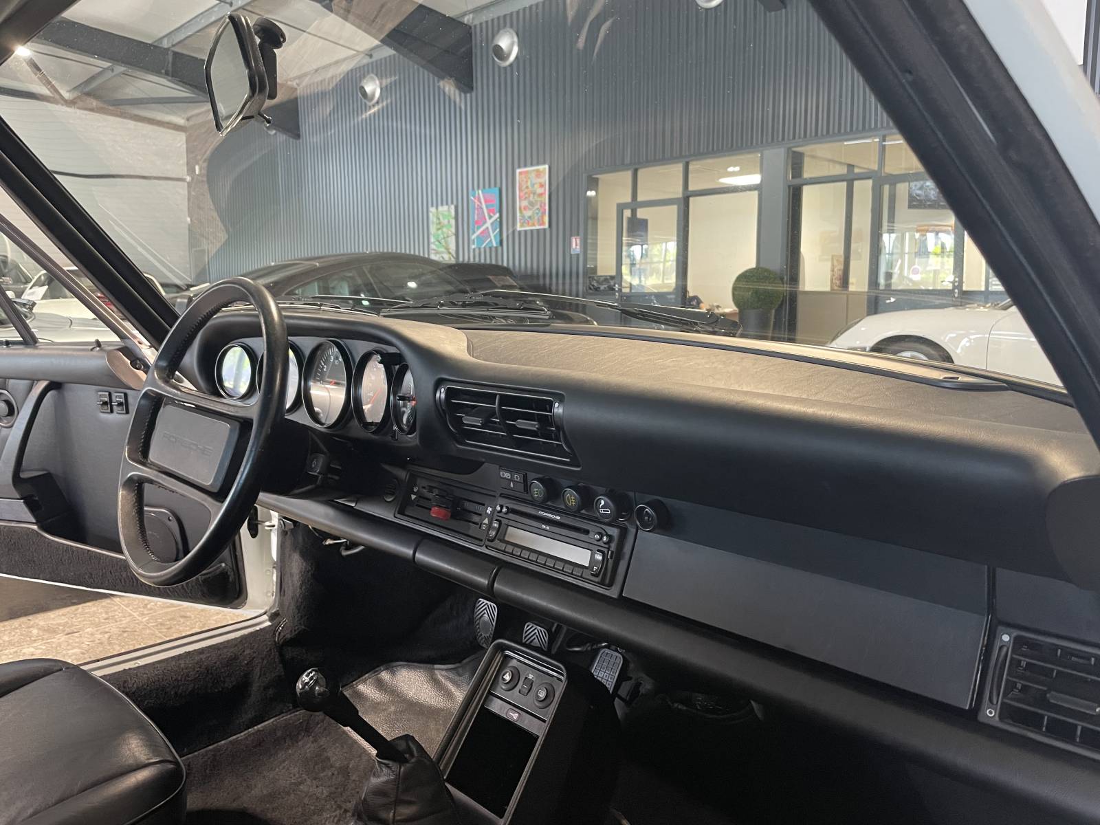 Porsche 911 Carrera à moteur 3.2 litres – annonce visible dans le Gard