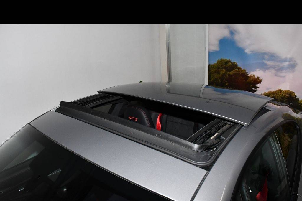 Acheter Porsche 911 Carrera 4 GTS à Nîmes dans le Gard