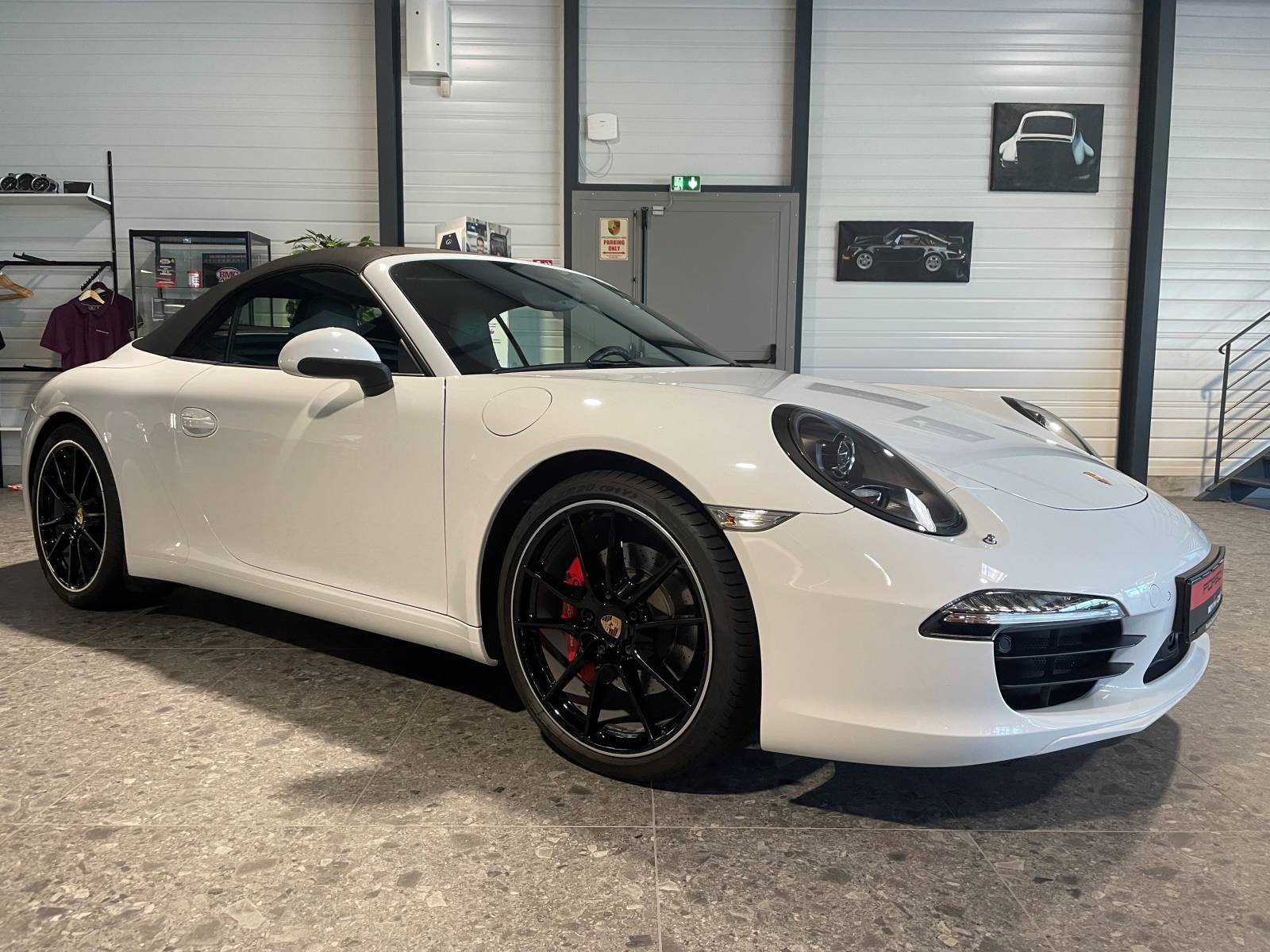 Occasion unique : Porsche 991 Carrera S Cabriolet, prête à vous emmener.