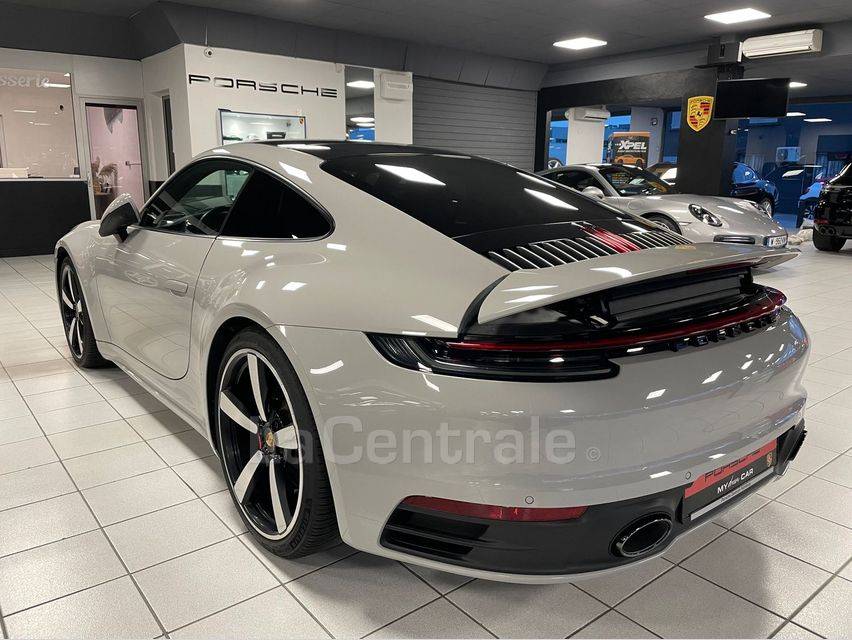 PORSCHE 911 CARRERA 4 GTS 992