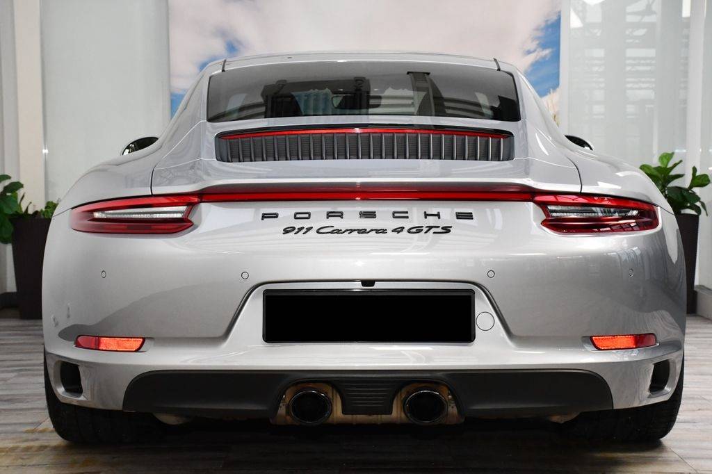 Acheter Porsche 911 Carrera 4 GTS à Nîmes dans le Gard