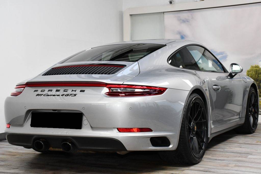 Acheter Porsche 911 Carrera 4 GTS à Nîmes dans le Gard
