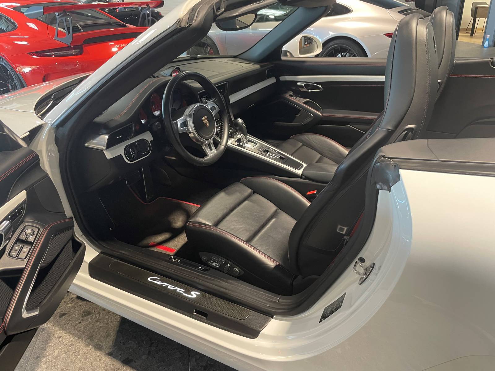 Porsche 991 Carrera S Cabriolet à Nîmes : Une occasion à saisir dans le Gard