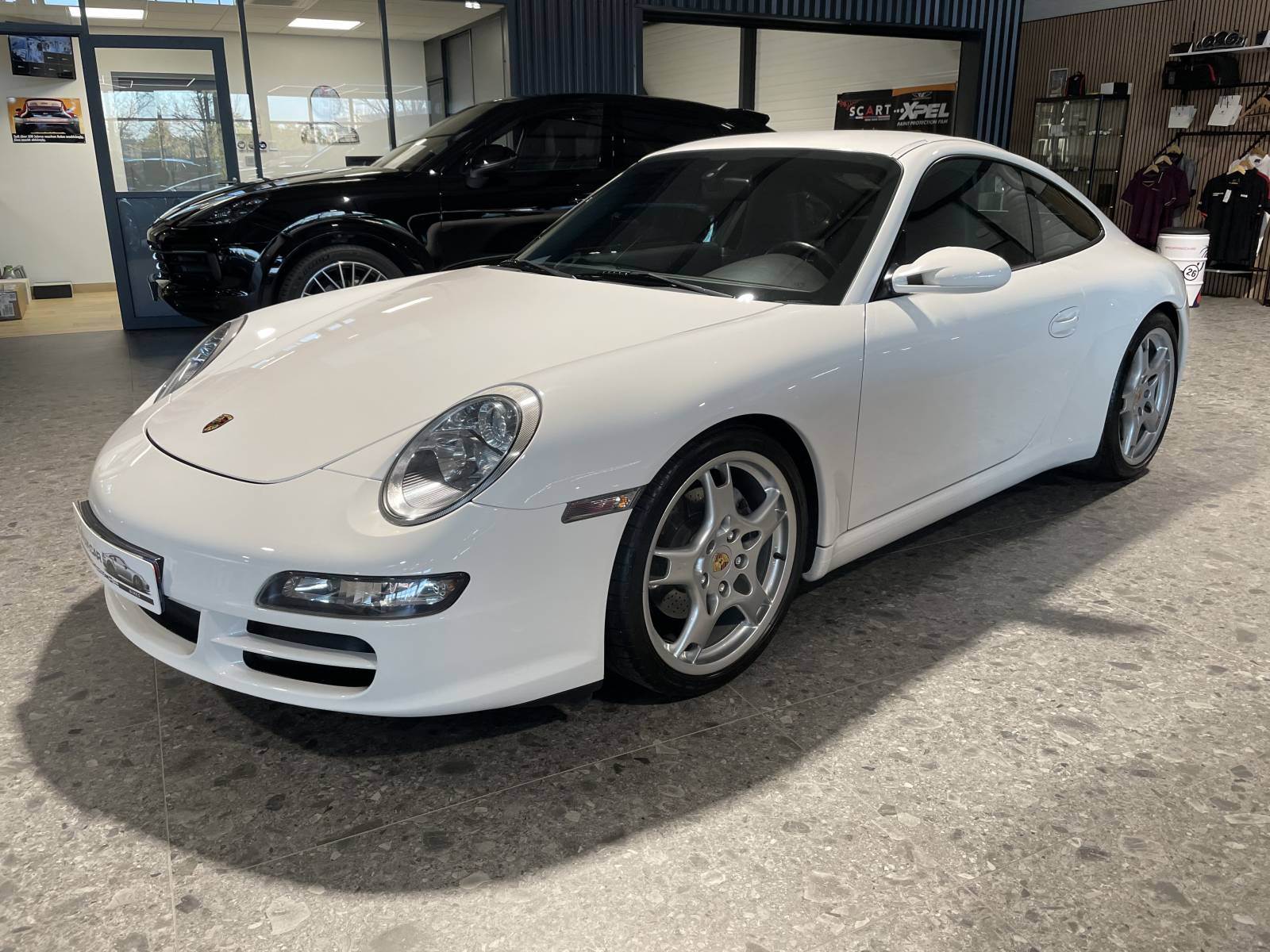 Porsche 997 Carrera : Sportivité et élégance à l'état pur.