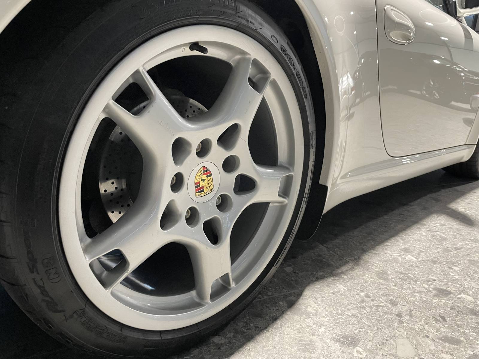 Jantes alliage 19 pouces : le look sportif de la Porsche 997 Carrera