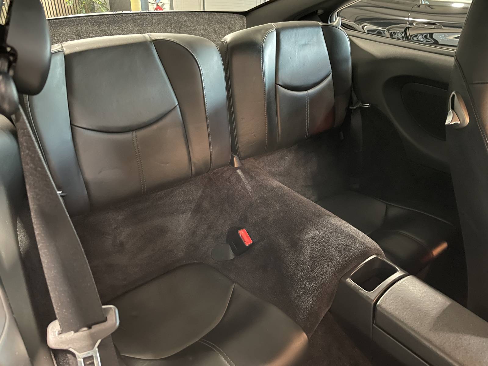 Intérieur cuir de la Porsche 997 Carrera : le luxe à portée de main.