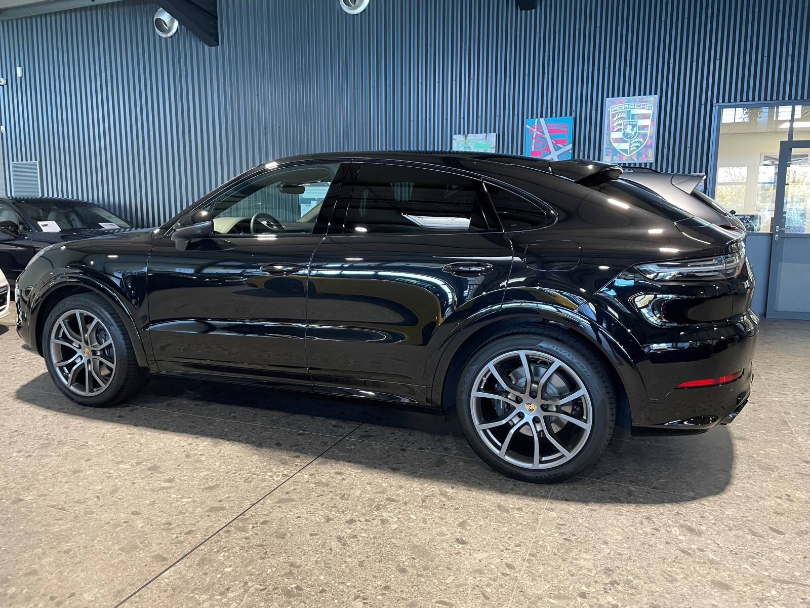 Votre rêve prend vie chez MY DREAM CAR. Venez découvrir la Porsche Cayenne Coupe E-Hybrid.