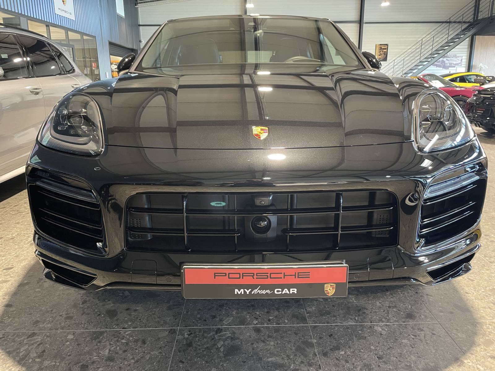 Puissance hybride et design sportif. Un cocktail détonnant à découvrir chez MY DREAM CAR.