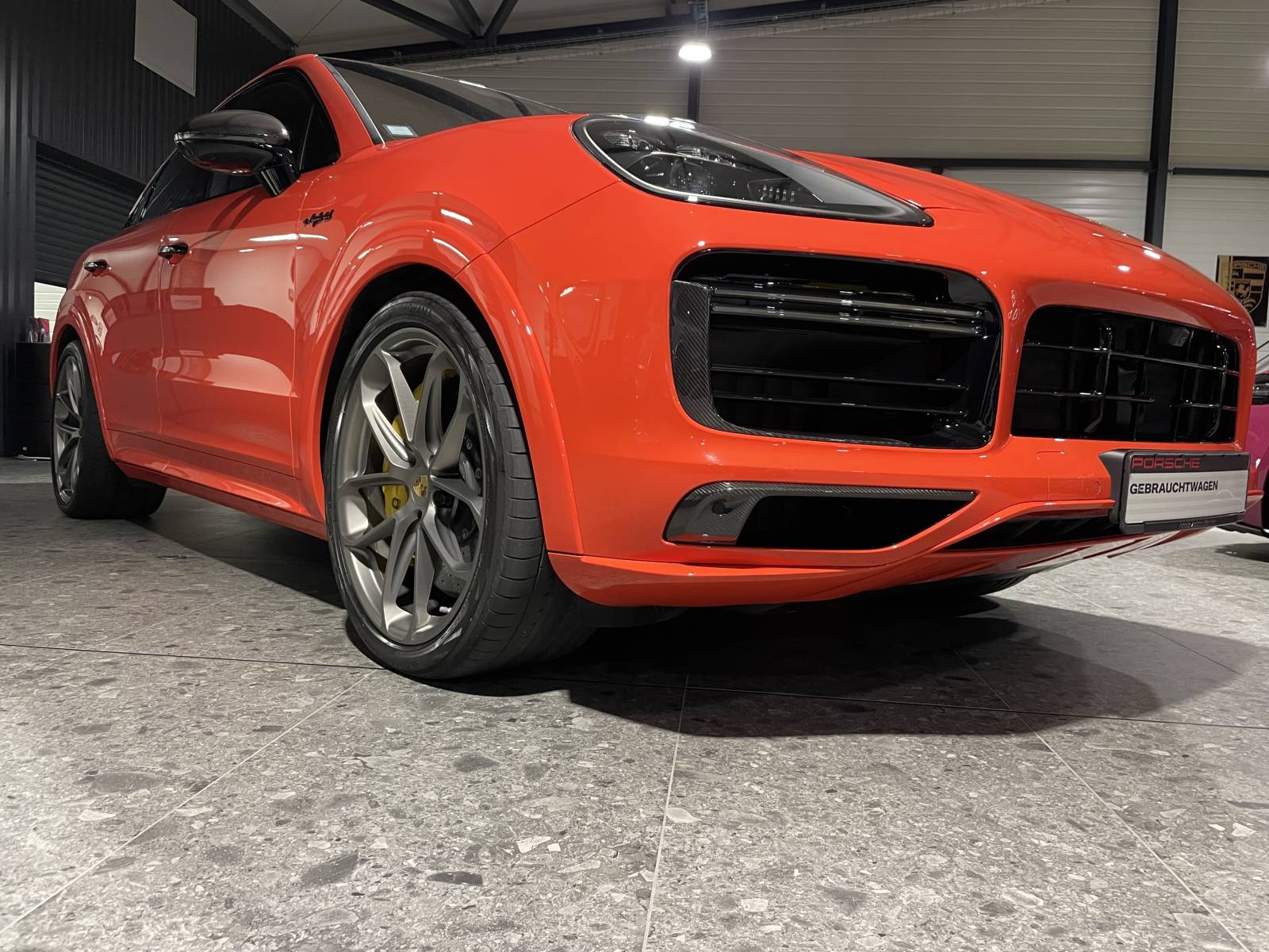 Silhouette sportive du Cayenne Turbo S 2020 disponible dans le Gard.