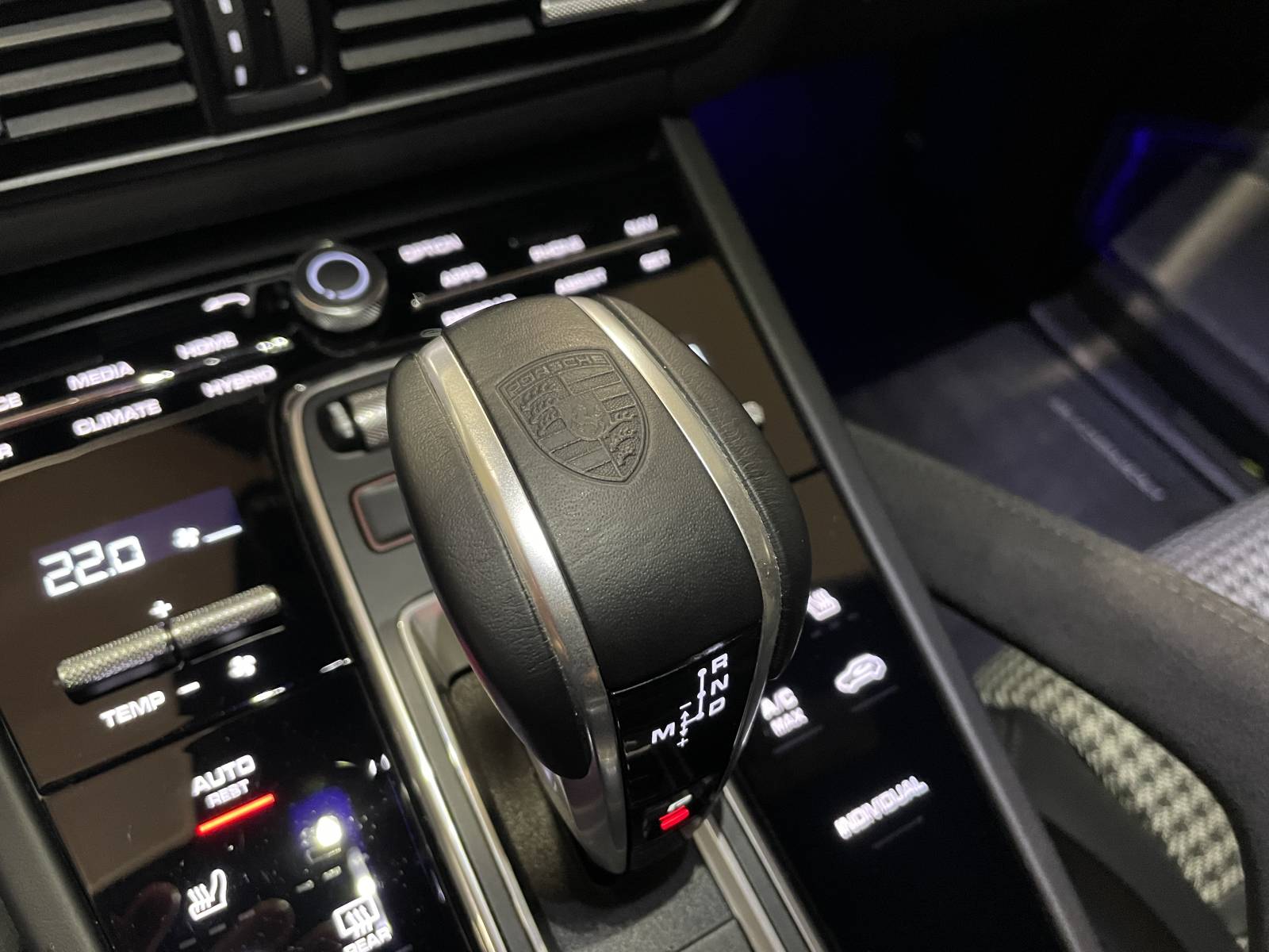 Un bijou automobile à découvrir chez MY DREAM CAR à Nîmes. La Porsche Cayenne Coupé Turbo S E-Hybrid, une pièce unique.