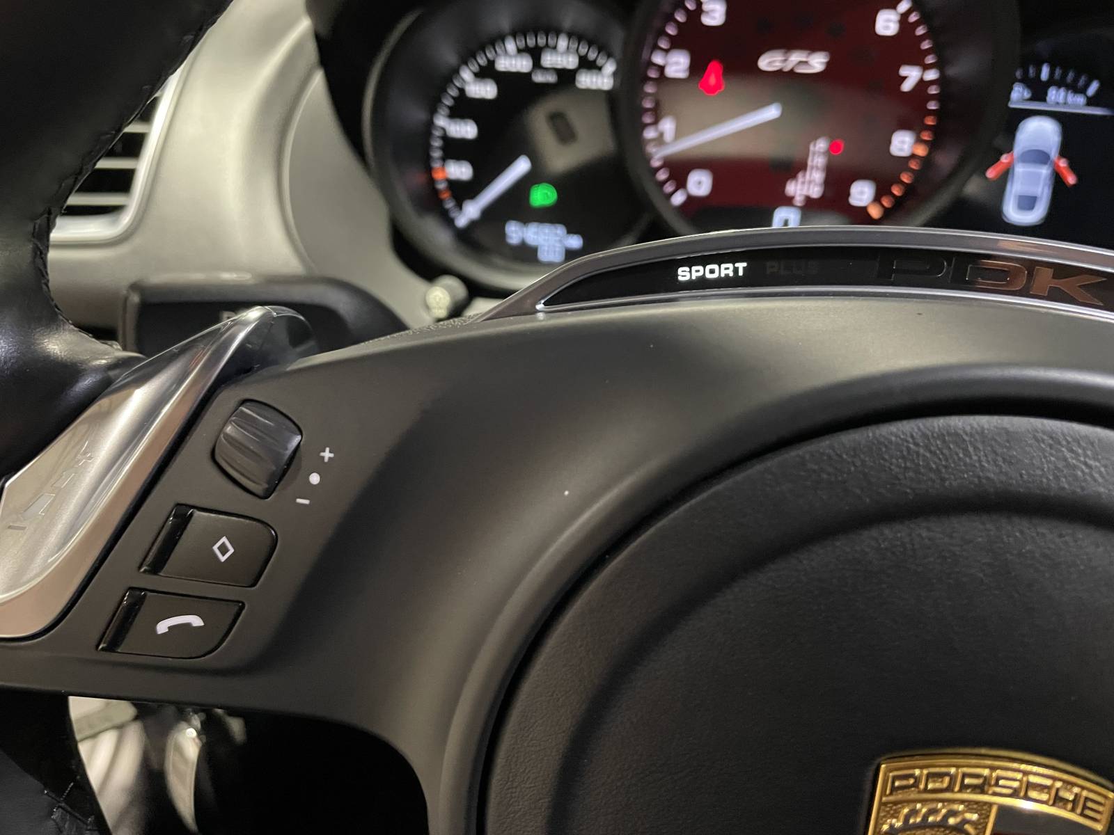 aissez-vous séduire par cette Porsche Cayman 2 type 981 GTS. Rendez-vous chez MY DREAM CAR.