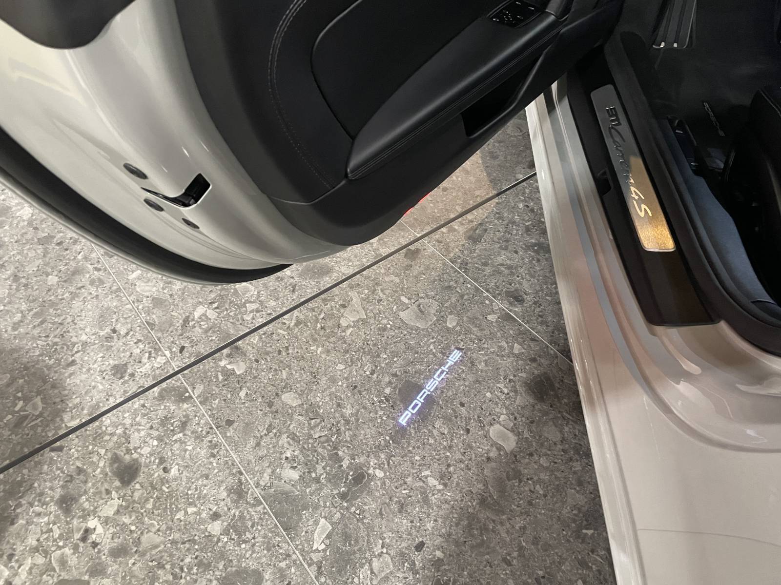 Porsche 992 Carrera 4S d'occasion à la vente à Nîmes dans le Gard