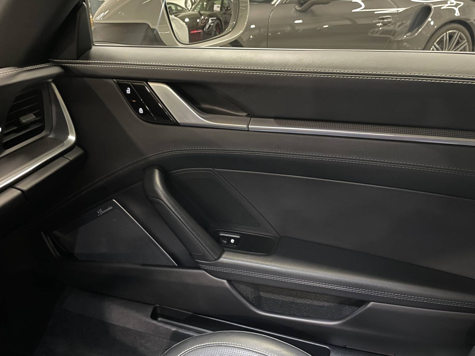 Porsche 992 Carrera 4S d'occasion à la vente à Nîmes dans le Gard