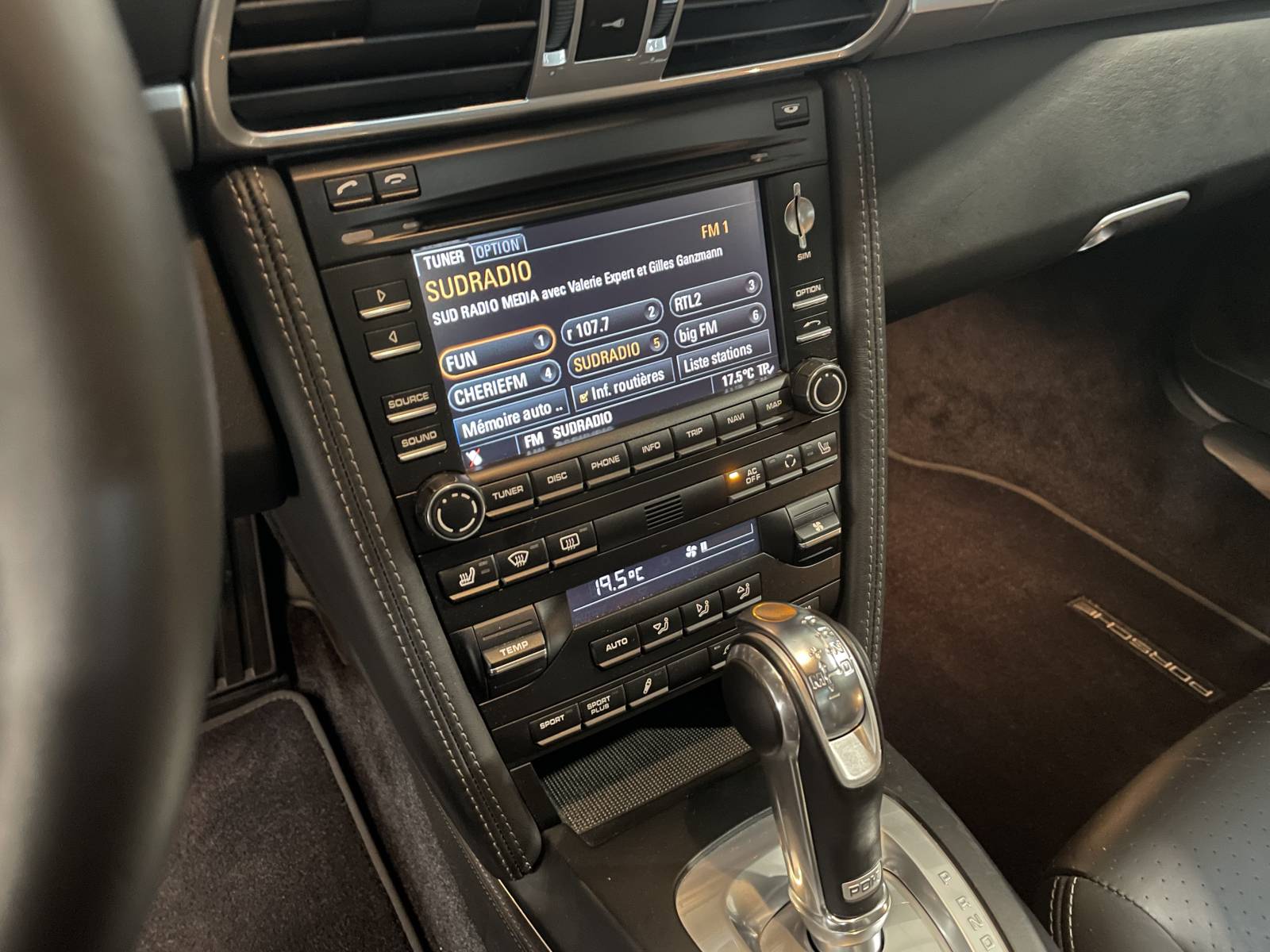 Prenez le volant de cette Porsche 997 Carrera 4S d'exception, dans le Gard.