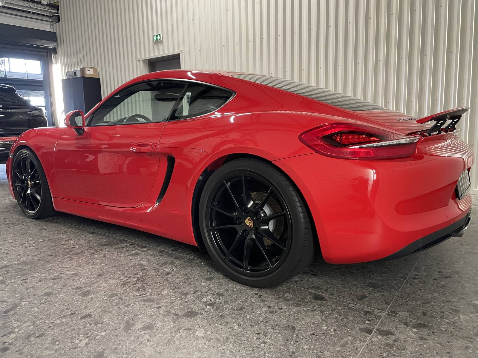 Sportive Porsche Cayman 981 Nîmes.