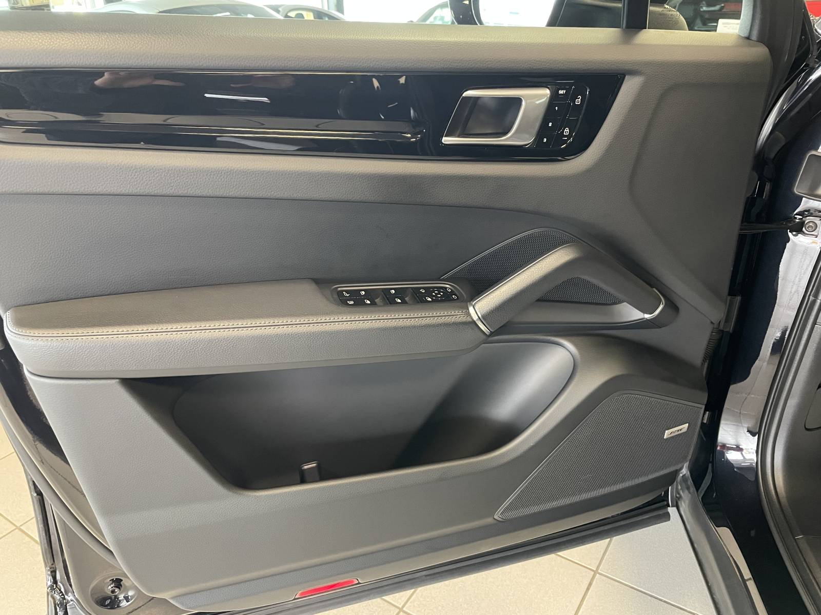 Porsche Cayenne III COUPE 3.0 V6 462 E-HYBRID à la vente à Nîmes dans le Gard