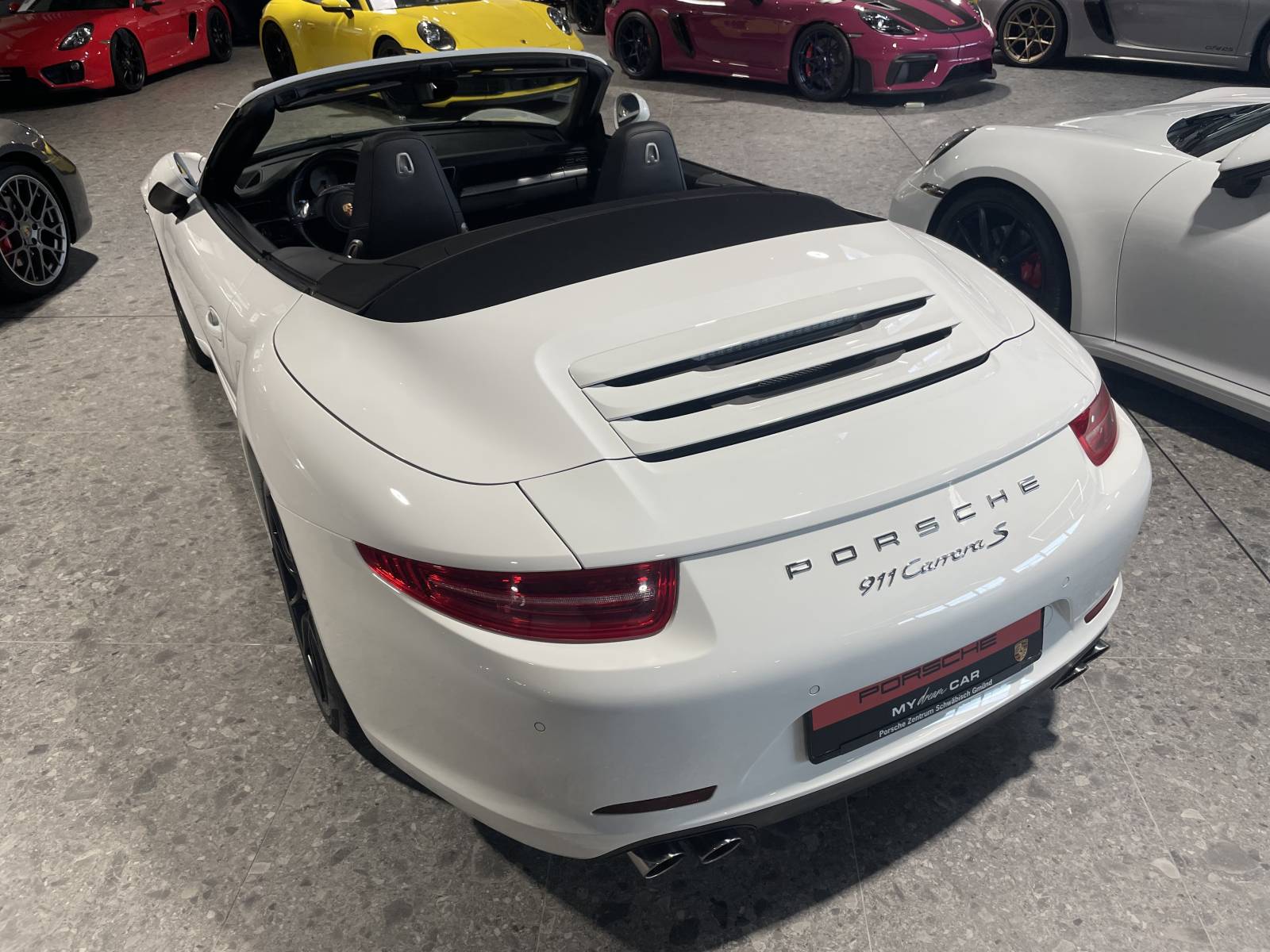 Roulez en Porsche 991 Carrera S Cabriolet : l'aventure commence à Nîmes.