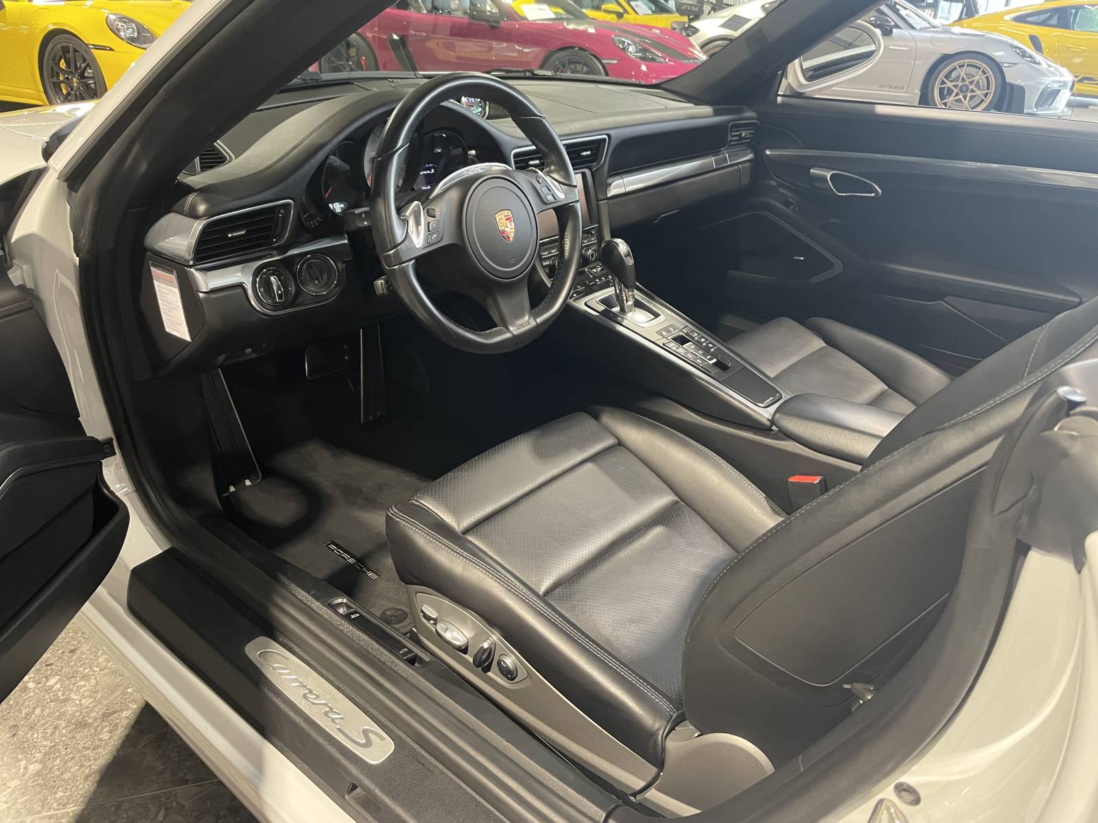 Nîmes : vivez l'expérience Porsche avec cette 991 Carrera S Cabriolet.