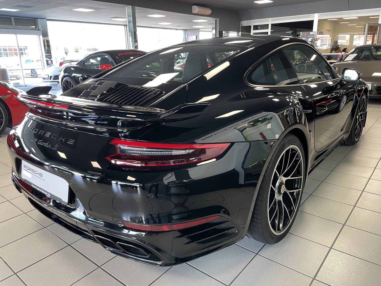 PORSCHE 911 TURBO S 991