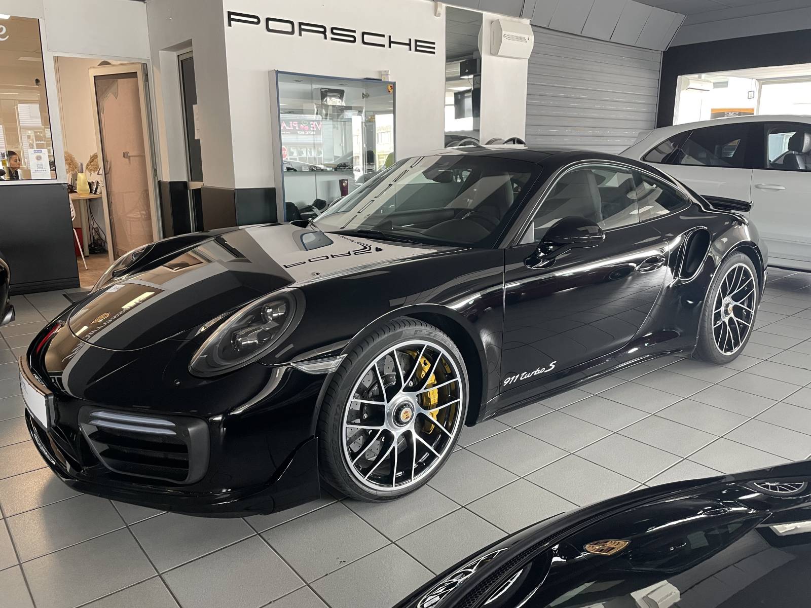 PORSCHE 911 TURBO S 991