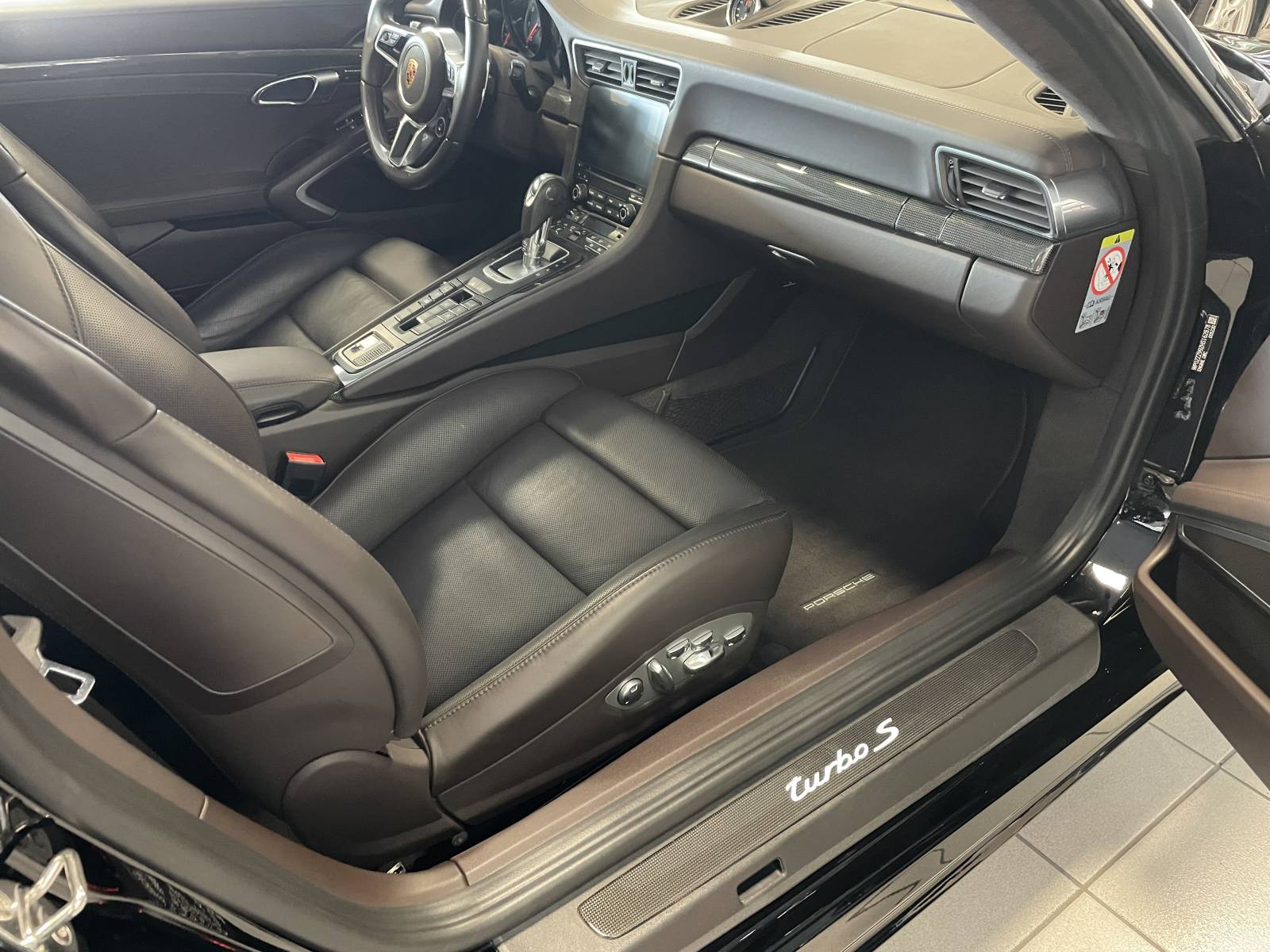 PORSCHE 911 TURBO S 991