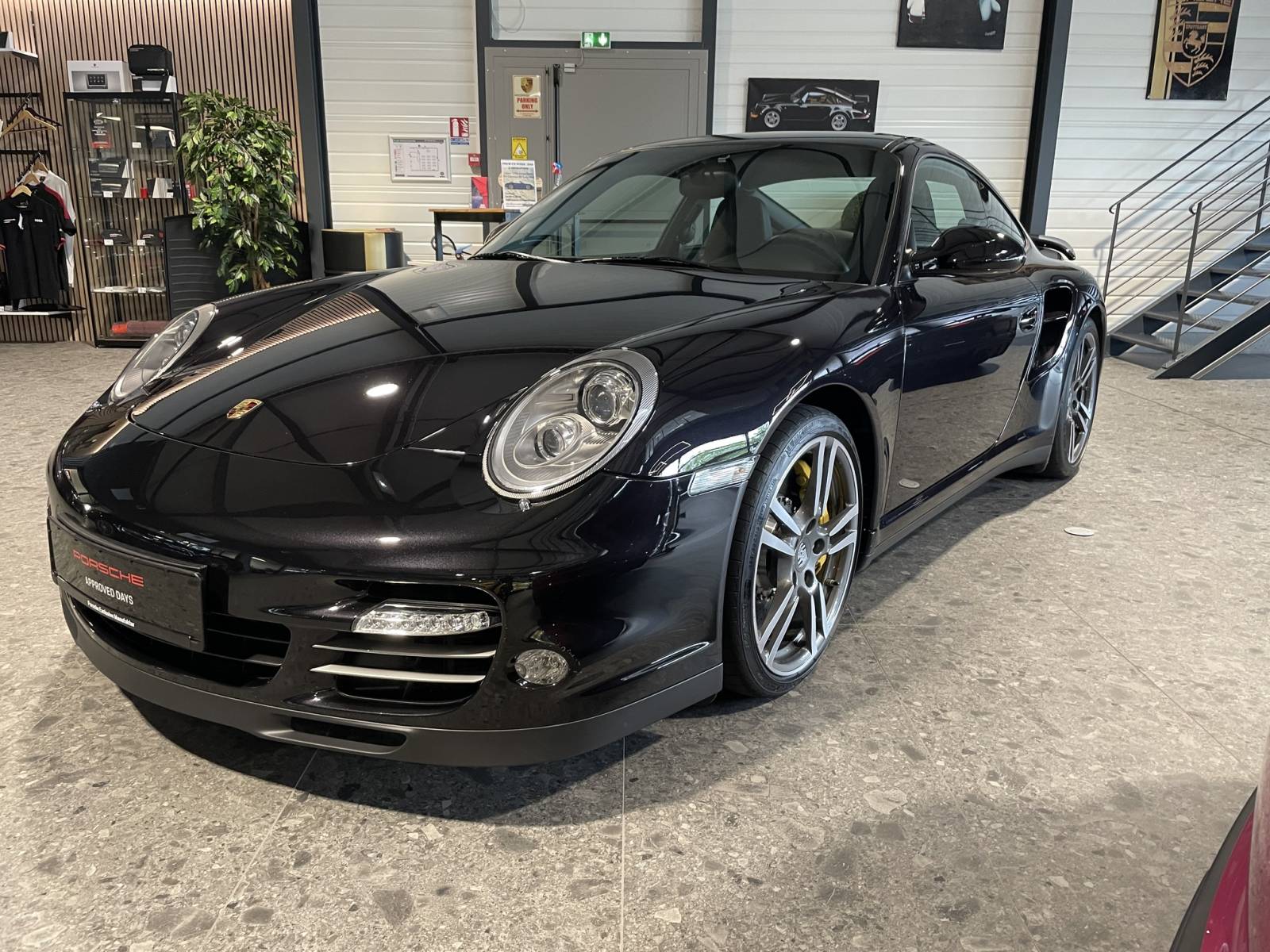 Occasion Porsche 997 Turbo S Phase 2 annonce Montpellier Hérault : L'élégance des phares bi-xénon.