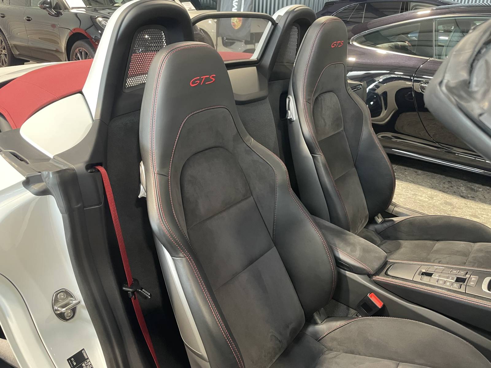 Vente Porsche occasion : ce 718 Boxster GTS n'attend que vous à Nîmes.