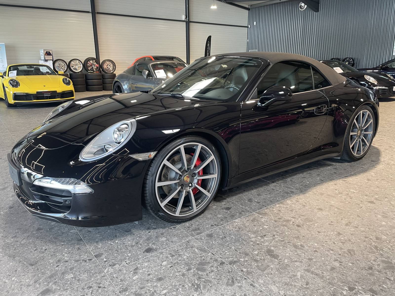 Ne recherchez plus ! Cette Porsche 991 Carrera 4S Cabriolet d'occasion est faite pour vous, en Vaucluse.
