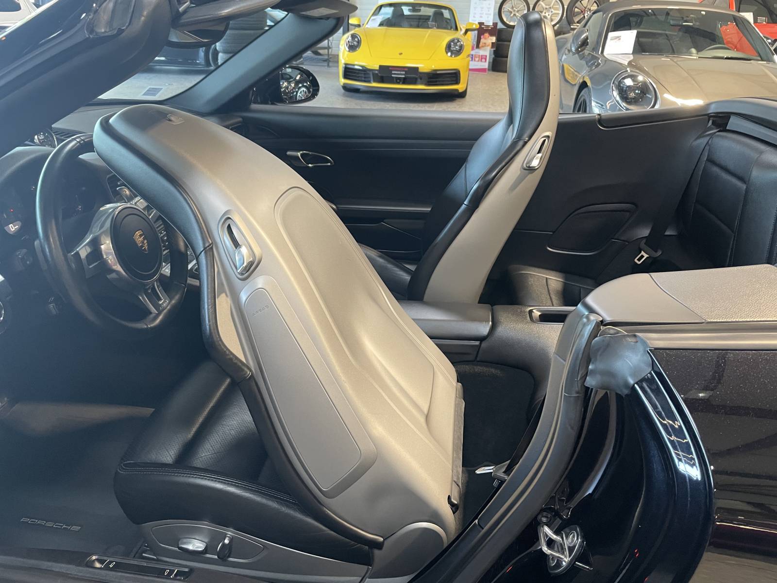 Annonce fraîche : Porsche 991 Carrera 4S Cabriolet d'occasion en excellent état à Avignon.