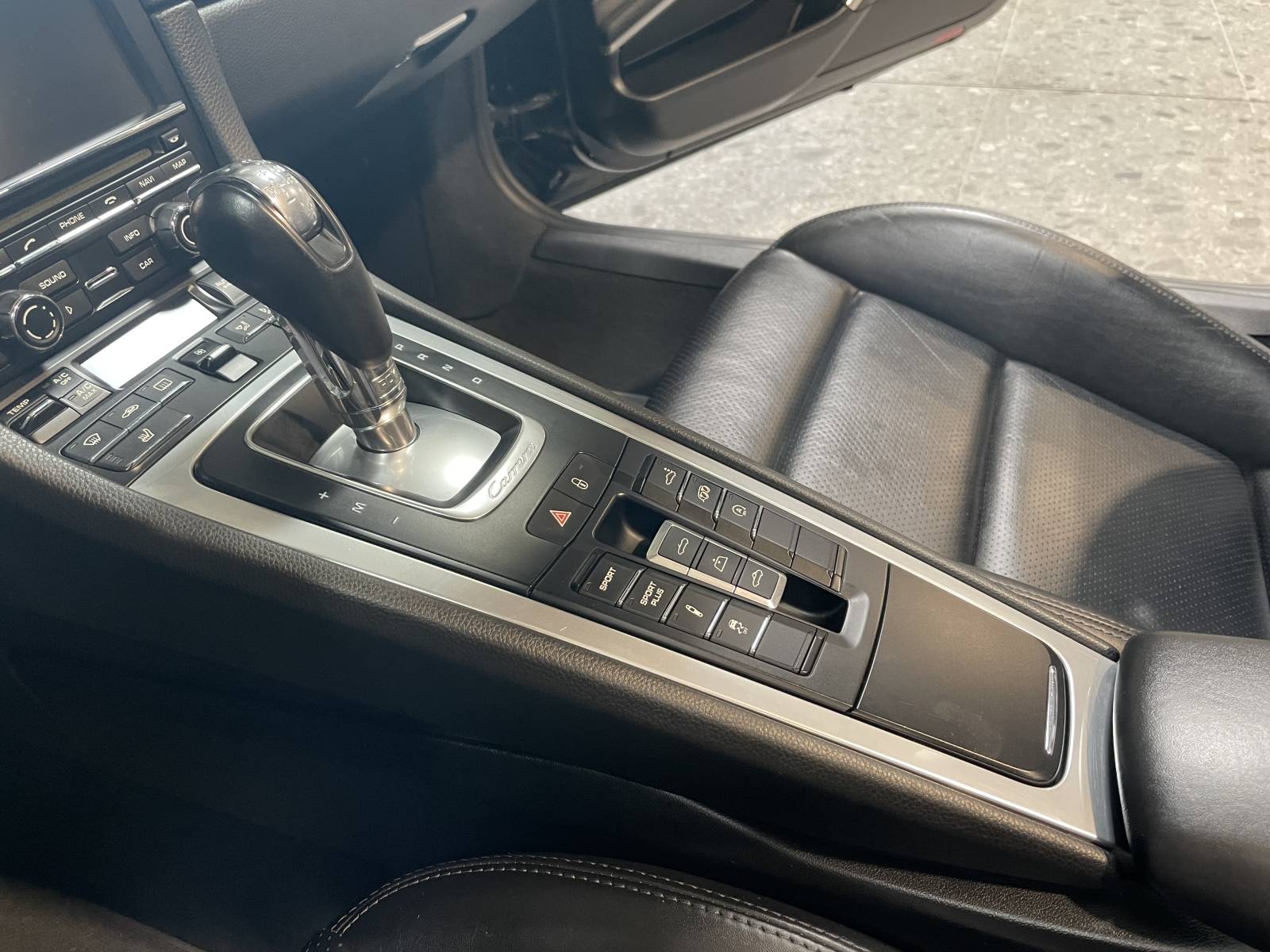 Sublime Porsche 991 Carrera 4S Cabriolet d'occasion. Une annonce à voir absolument à Avignon.