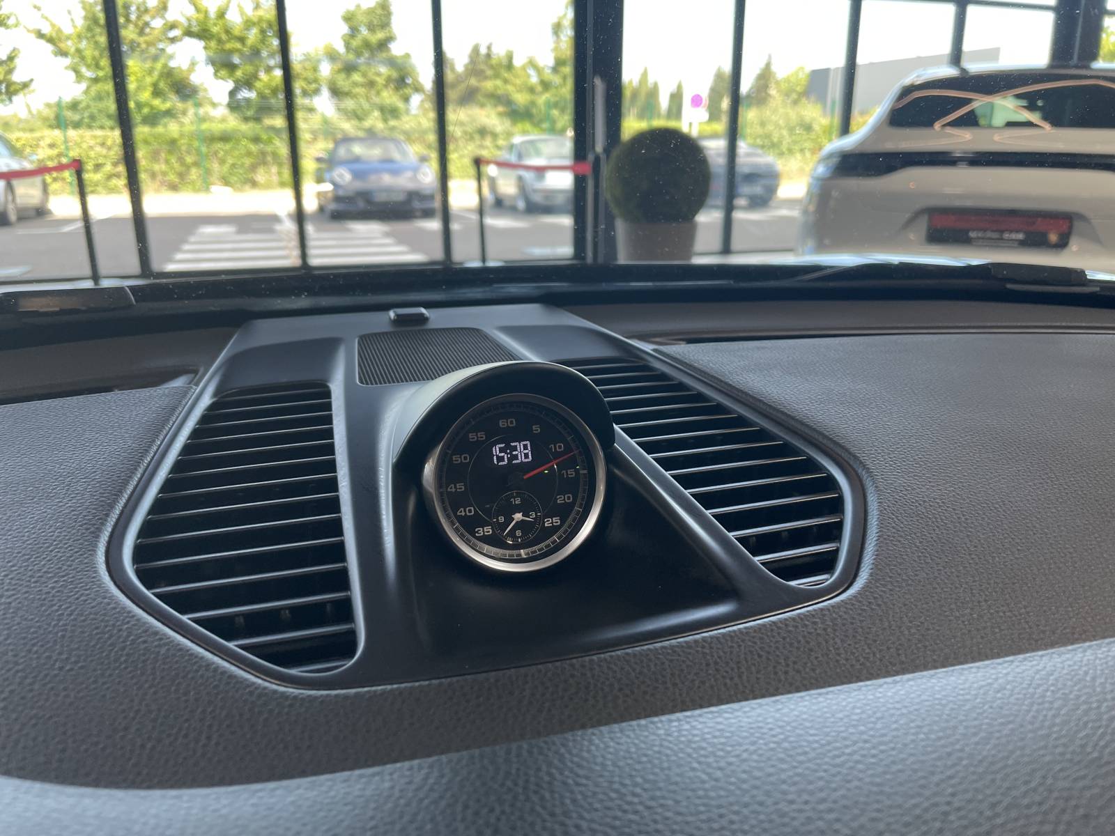 Explorez cette annonce pour une Porsche 991 Carrera 4S Cabriolet d'occasion exceptionnelle à Avignon.