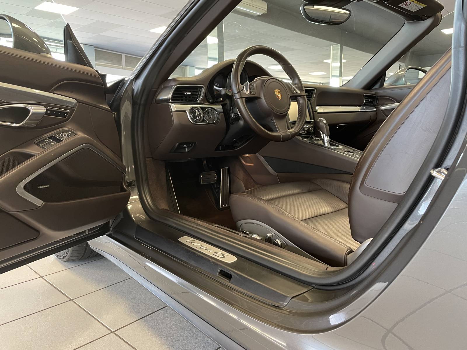 Achetez une Porsche 991 Targa 4S d'occasion en excellent état à Arles.