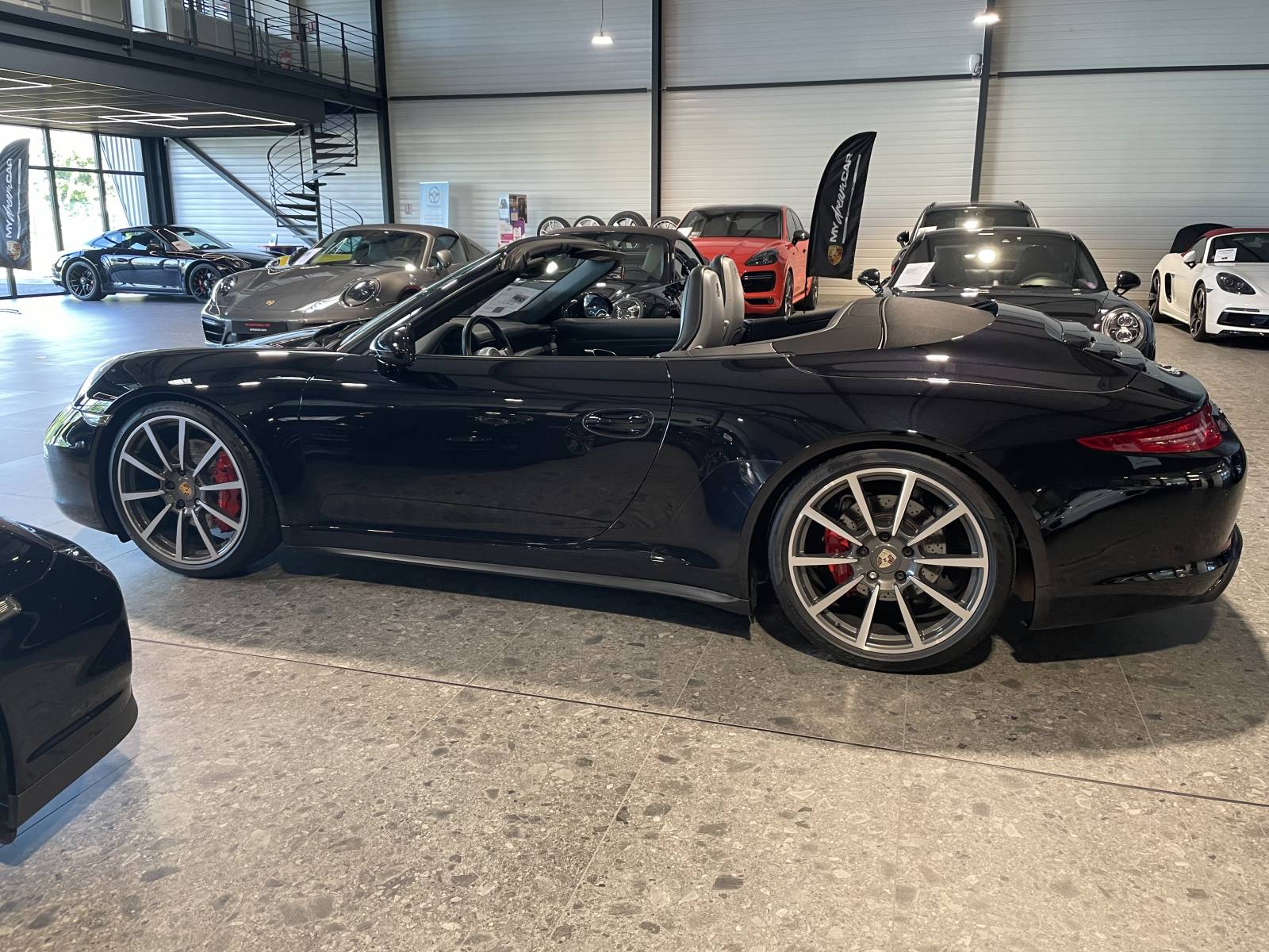 Cette superbe Porsche 991 Carrera 4S Cabriolet est une occasion à ne pas manquer. Annonce disponible à Avignon.