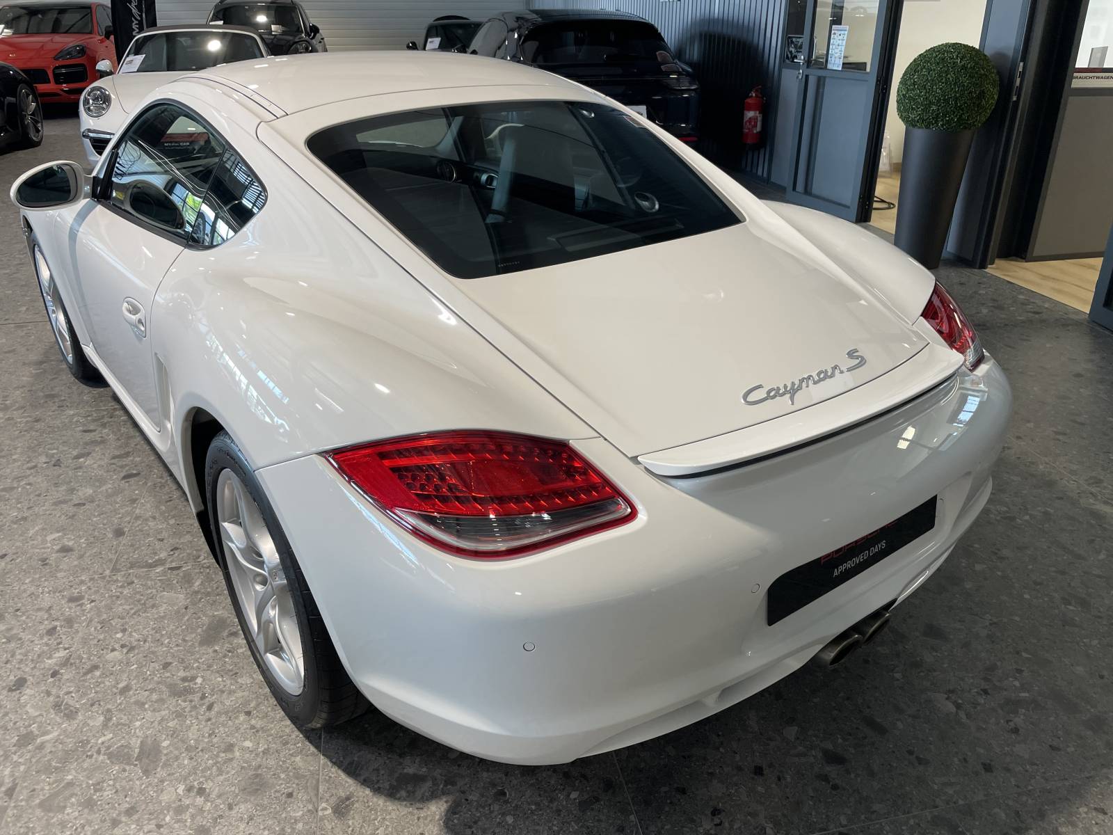 L'élégance de la Porsche 987 Cayman S d'occasion à Nîmes.