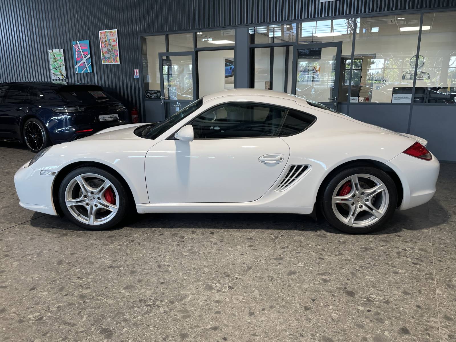 Détail impeccable de cette Porsche 987 Cayman S d'occasion.