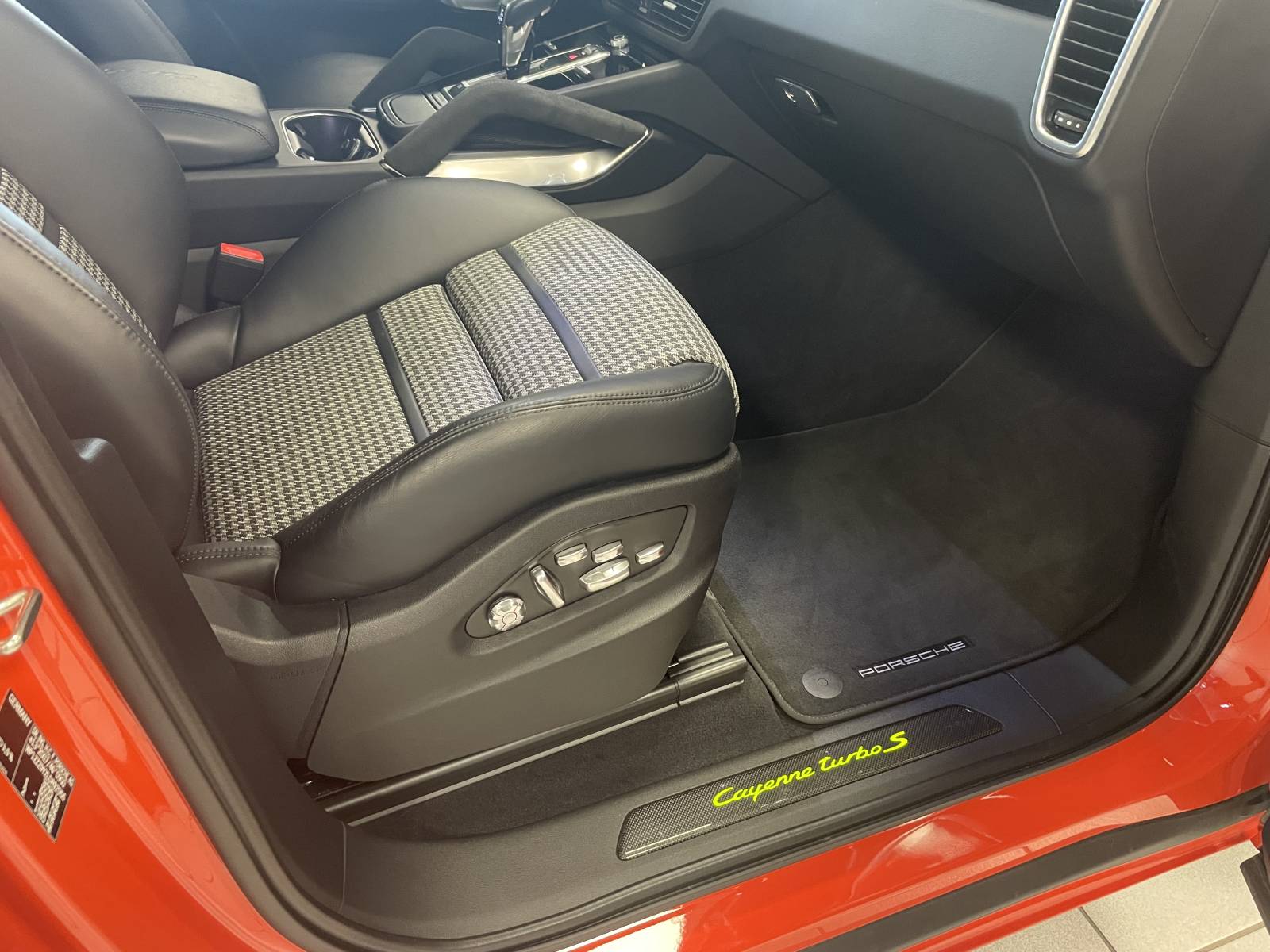 PORSCHE CAYENNE III COUPE 4.0 V8 TURBO S E-HYBRID 680 CH à vendre près de l'Hérault