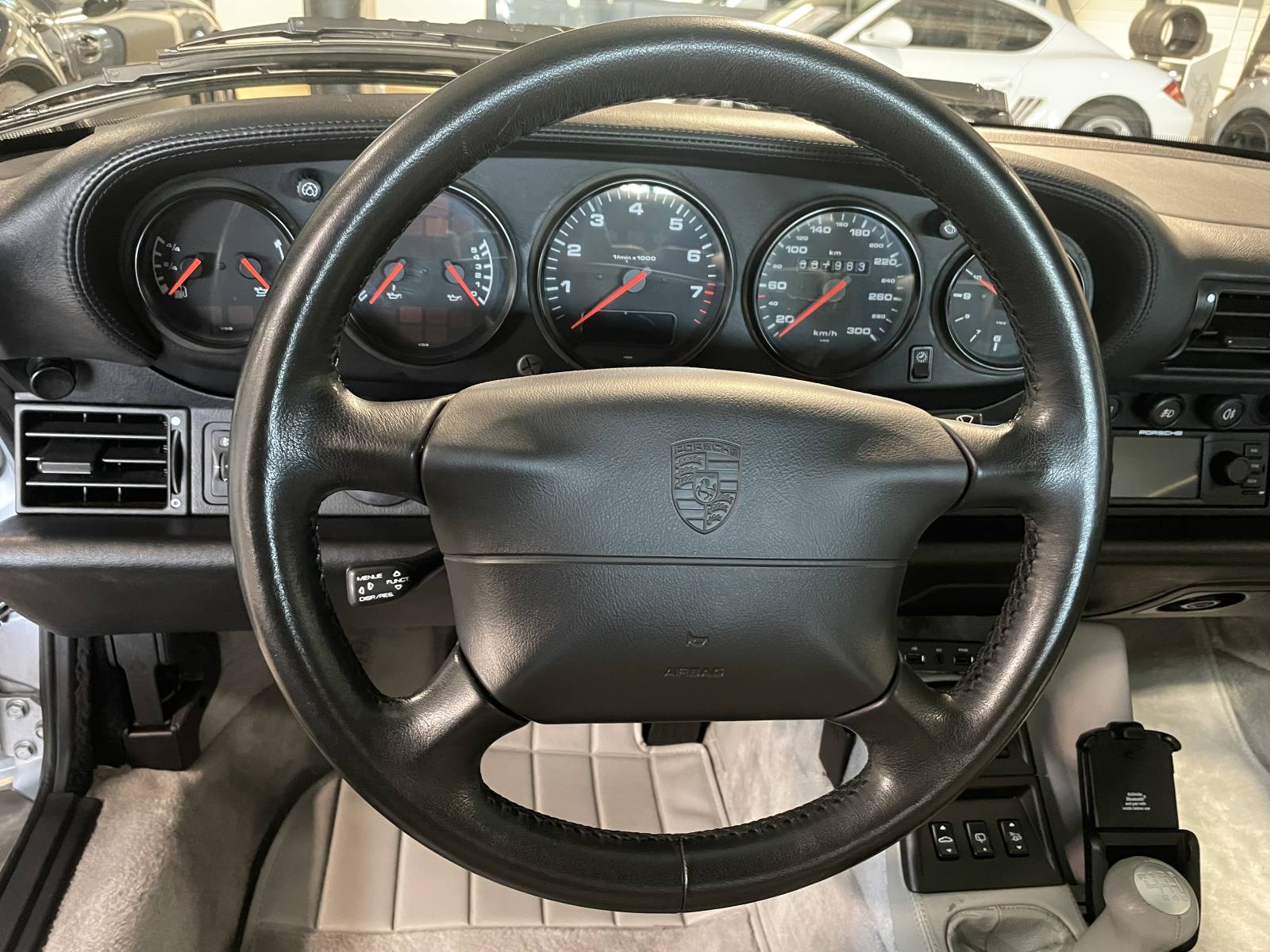 Porsche 911 993 C4S en très bel état à Nîmes chez MY DREAM CAR